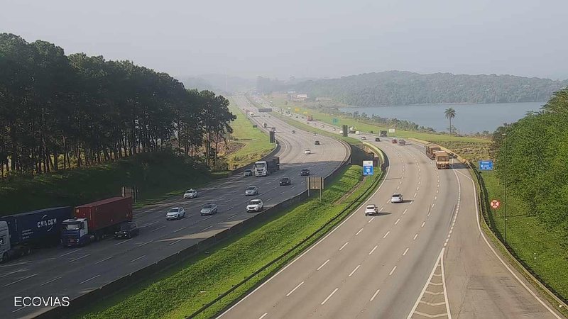 Caminhões e carretas com destino a São Paulo devem utilizar o trecho de serra da Via Anchieta. Sistema Anchieta-Imigrantes Balanca Imigrantes Planalto Km 28,0 - Reprodução/ECOVIAS