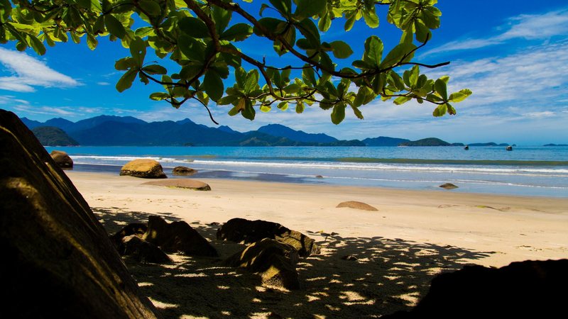 A região do litoral norte de SP concorre na categoria "Região Turística" Confira as cidades do litoral de SP finalistas do Top Destinos Turísticos de 2023 Praia de Ubatuba - Agnaldo Andrella/Unsplash