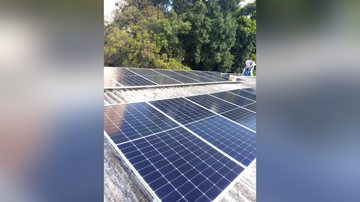 A Desenvolve SP disponibiliza linhas de crédito facilitadas para micro, pequenas e médias empresas  Placas de energia solar - Divulgação/Desenvolve SP
