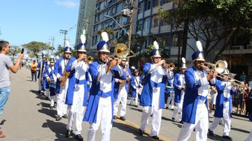O Concurso de Bandas e Fanfarras terá início às 9hs, na avenida Conselheiro Nébias  Desfile Bandas e Fanfarras de Santos - Raimundo Rosa