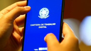 Vagas para primeiro emprego são para atendente de lanchonete Em busca do primeiro emprego? PAT Praia Grande está com 12 vagas disponíveis Carteira de Trabalho Digital - Marcelo Camargo/Agência Brasil