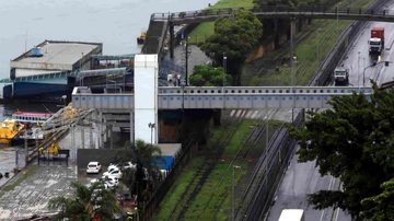 Empresa Rumo fará obra na passarela que dá acesso à travessia de barcas entre Santos e Vicente de Carvalho - Reprodução/Internet