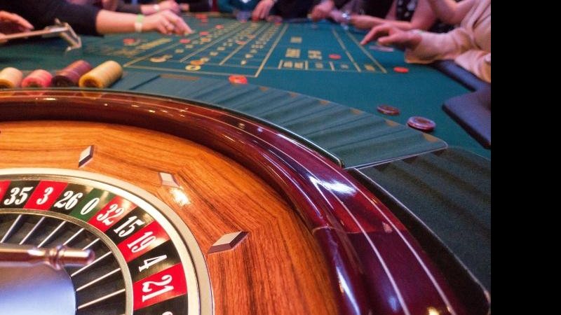 No Brasil, os sites de apostas online começaram a oferecer seus serviços a partir de 2018 Pôquer Mesa de pôquer - Divulgação
