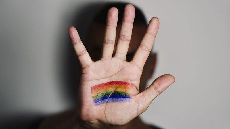 Dados alarmantes revelam a urgência na luta pelos direitos e segurança da população LGBT - Reprodução