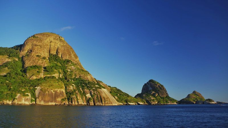 Ilha no Arquipélago de Alcatrazes. Conjunto de Ilhas é considerado paraíso ecológico pela riqueza ecológica 3 - Navio de pesquisa estuda espécies marinhas em paraíso ecológico no litoral de SP Ilha - Imagem: Divulgação / Isaac Simão / ICMBio