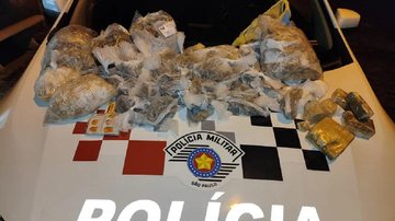 Drogas apreendidas pela PM em Ubatuba Homem é preso com mais 8,5kg de drogas em Ubatuba - Foto: PM