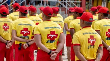 Inscrições devem ser realizadas pessoalmente até 10 de setembro no quartel do corpo de bombeiros: rua Guanabara, n° 18 - Perequê-Açu Ubatuba: inscrições para guarda-vidas temporários começam na quinta (10) Guarda-vidas temporários em Ubatuba - Divulgação/Prefeitura de Ubatuba