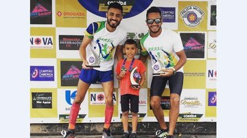 Thiago, David e Davi; integrantes da equipe Brasil Runner - Divulgação/PMG