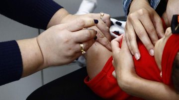 Vacinação do sarampo/bebês - Rogério Bomfim