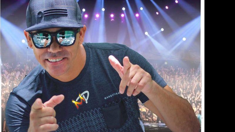 Cantor Missinho Persan sube ao palco no sábado, 10 - Divulgação