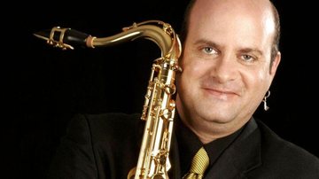 Derico se apresenta com sua banda Clube do Jazz - Divulgação
