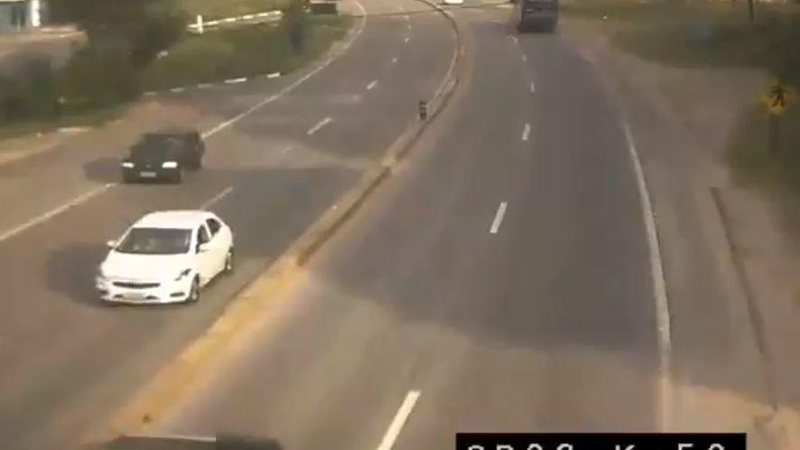 Confira a situação da rodovia Mogi-Bertioga agora. Veja as câmeras ao vivo, últimas notícias, se a rodovia está liberada ou interditada e a ocorrência de acidentes. - Reprodução/DER