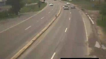 Confira a situação da rodovia Mogi-Bertioga agora. Veja as câmeras ao vivo, últimas notícias, se a rodovia está liberada ou interditada e a ocorrência de acidentes. - Reprodução/DER