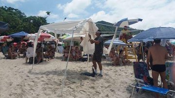 Ação em conjunto atuando na praia de Barra do Sahy, em São Sebastião - Luciano Vieira/PMSS