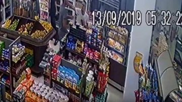 Imagem Vídeo flagra momento exato de facada que matou o jovem Ewerton