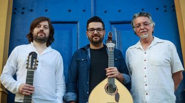 Michi Ruzitschka (violão 7 cordas), Ricardo Araújo (guitarra portuguesa) e Beto Angerosa (percussão) - Pipo Gialluisi