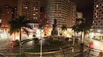 Praça da Independência é um dos monumentos públicos que terá as luzes apagada, em Santos - Francisco Arrais