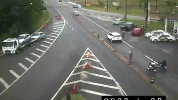 Confira a situação da rodovia Mogi-Bertioga agora. Veja as câmeras ao vivo, últimas notícias, se a rodovia está liberada ou interditada e a ocorrência de acidentes. - Reprodução/DER