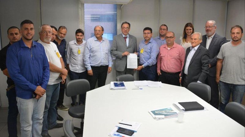 Reunião do prefeito de Ilhabela com o secretário estadual de Logística e Transporte - Divulgação/PMI