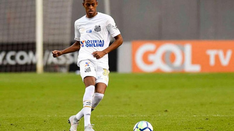 Robson Bambu segue com renovação de contrato em jogo - Ivan Storti/SFC