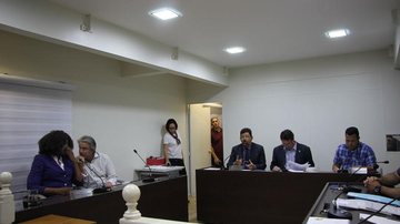 Sessão da Câmara Municipal de Bertioga em 11 de setembro - Estela Craveiro