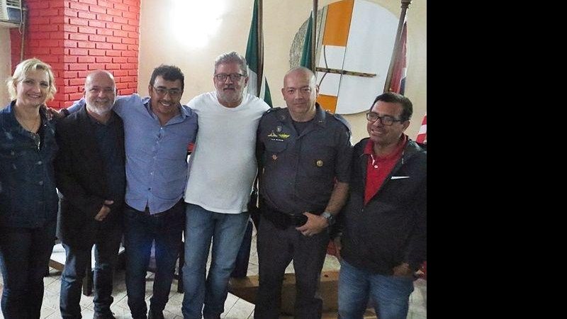 Toninho Colucci em encontro com aliados e eleitores em Bertioga - Divulgação