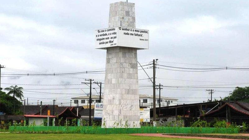 Prefeitura foi condenada à retirar os componentes bíblicos do local - Amauri Pinilha/PMPG