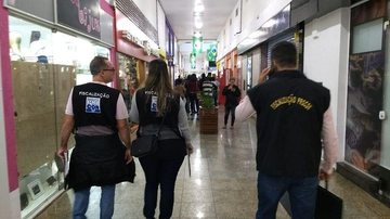 Fiscais verificam possíveis irregularidades - Divulgação/PMG