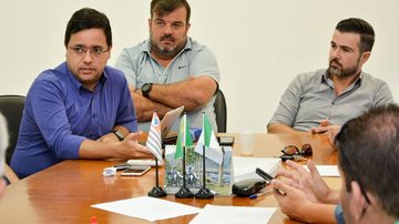 Reajuste aprovado para o prefeito Caio Matheus, o vice Marcelo Vilares e secretários foi de 2,8% - Diego Bachiega/PMB