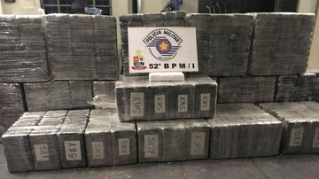 Mais de meia tonelada de cocaína foi apreendida na ação - Divulgação/Polícia Militar