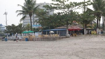 Um dos dois grupos de quiosques do Rio da Praia - Estela Craveiro/JCN