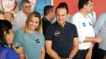Dória subiu em uma cadeira para discursar em clima de campanha - Jéssica Aquino