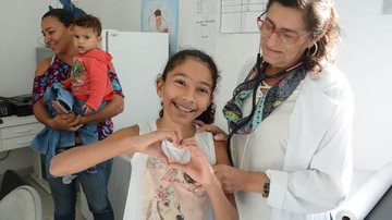 Consultas com clínico geral, pediatra, ginecologista, cardiologista, ortopedista e dentista estarão à disposição dos moradores da área de cobertura da UBS Maitinga; cena de atendimento no mutirão realizado no Indaiá - Renata de Brito/PMB
