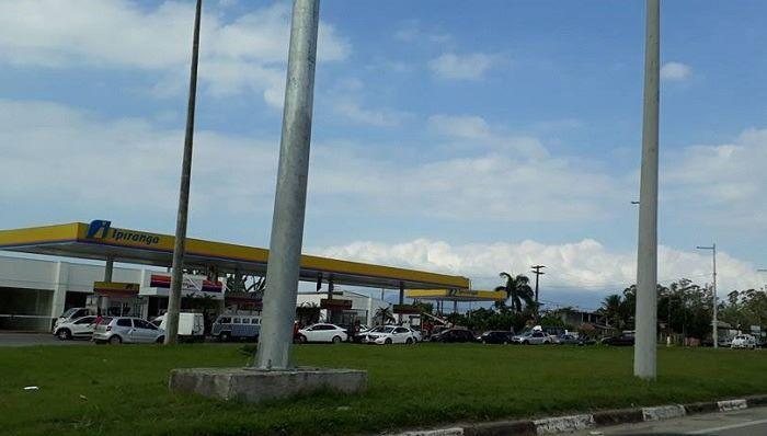 Postos de gasolina do Litoral Norte com filas - Via WhatsApp
