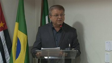 Vereador Silvio Magalhães em seu discurso de posse na Câmara de Bertioga - JCN