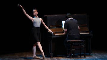 A peça expressa em movimentos as músicas de Piaf, reconhecida internacionalmente - Isabela Carrari/PMS
