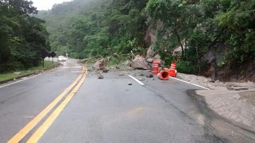 A queda de pedras ocorreu no km 88, no trecho serra - Divulgação/DER