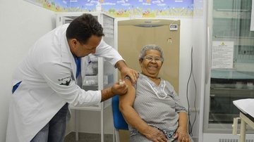Primeira semana de vacinação deve ser destinada a profissionais da saúde e idosos - Renata de Brito/PMB