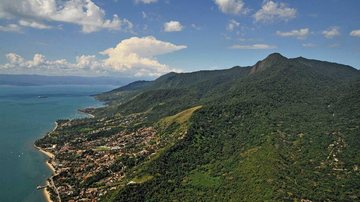Decido à sua topografia, Ilhabela é atendida por meio de fibra ótica e sinal de rádio - Ronadl Kraag / PMI