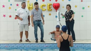 Piscina do Nace ganhou aquecedor, filtro, cadeiras e um elevador para entrada de portadores de necessidades especiais - JCN