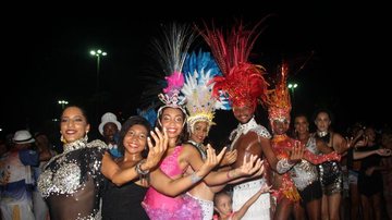 Passistas, rainha e rei da bateria do Bisnetos de Cacique no Carnaval 2018 - JCN