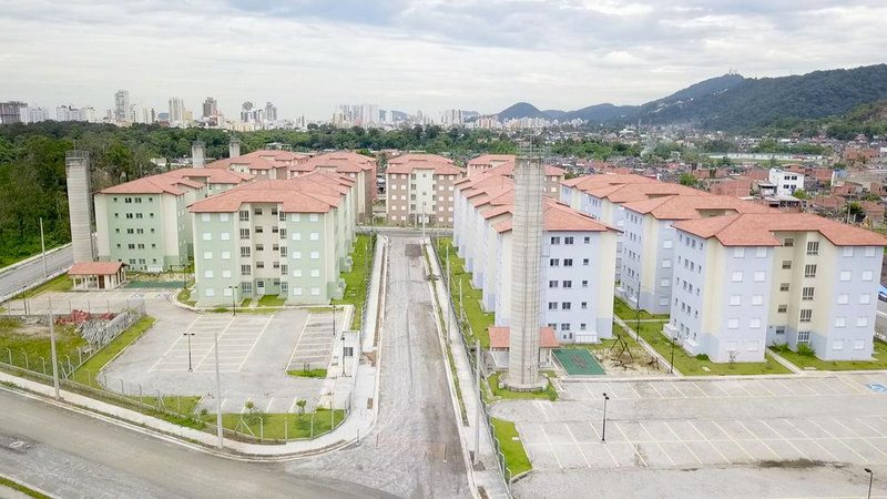 O local já recebeu serviços de drenagem, água e esgoto, além da preparação da base e sub-base de várias ruas, com execução de guias e sarjetas e preparação para a futura pavimentação - Helder Lima/PMG