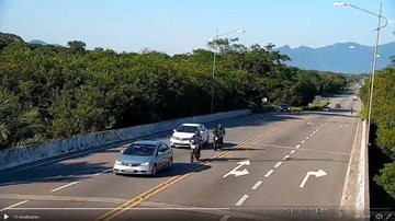 Viaduto entre a rodovia Rio-Santos e a rodovia Mogi-Bertioga - Reprodução/ Twitter DER