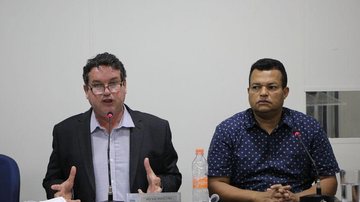 Vereadores Ney Lyra e Biró na sessão da Câmara Municipal de Bertioga da terça-feira, 30 - Estela Craveiro