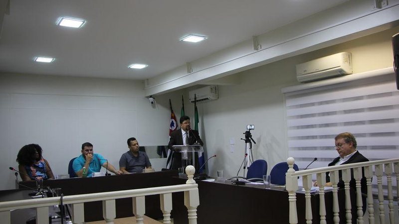 Vereador Eduardo Pereira apresenta projeto de lei para instituição do auxílio creche - Estela Craveiro/JCN