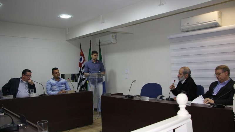 O vereador Matheus Rodrigues está indignado com a falta de informações - Estela Craveiro