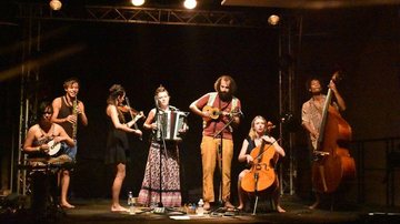 A música de Cao Laru é uma mistura de canções francesas com ritmos brasileiros - Divulgação