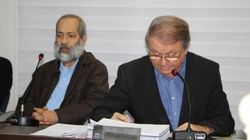 Vereadores Dr. Arnaldo e Silvio Magalhães na sessão de terça-feira, 26 - Estela Craveiro/JCN