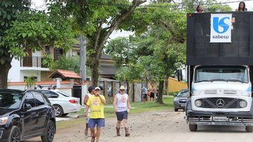 Ribas Zaidan conduz caravana em busca de alimentos na Riviera de São Lourenço no Carnaval de 2017 - JCN