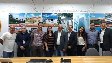 Compareceram ao encontro com os superintendentes Valdesin Galvan e Emanuel Toscano, e o gerente da Oficina Ortopédica da AACD, Luiz Eduardo Belardinuci, o vice-prefeito Amilton Pacheco e membros da Sesau e da Sepedi - Divulgação/PMSS